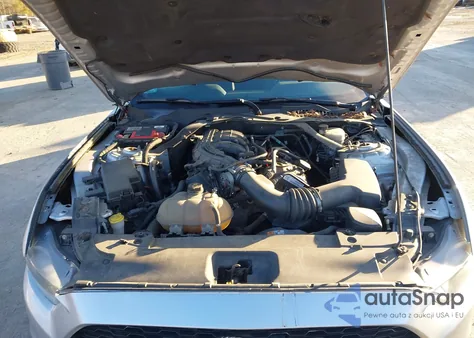 2015 Ford Mustang V6 z USA, uszkodzony, nr VIN 1FATP8EM8F5372142